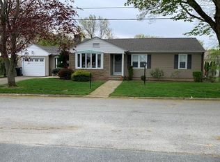 101 Vermont St, Cranston, RI 02920