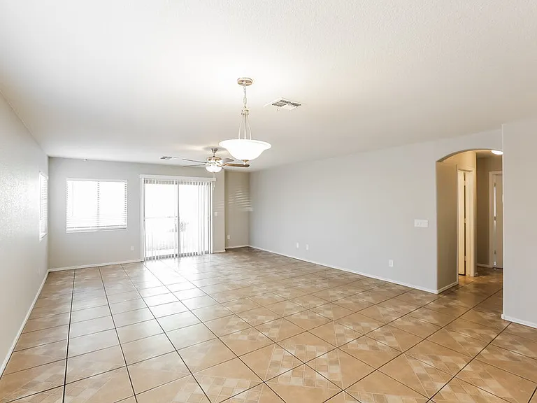 2650 S 84th Dr — Photo 7