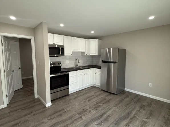 1 N Front St APT 1, Souderton, PA 18964