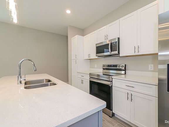 4th image of 29 Orchid Ct