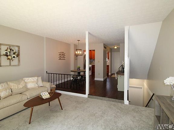 2nd image of 3 Greentree Cir
