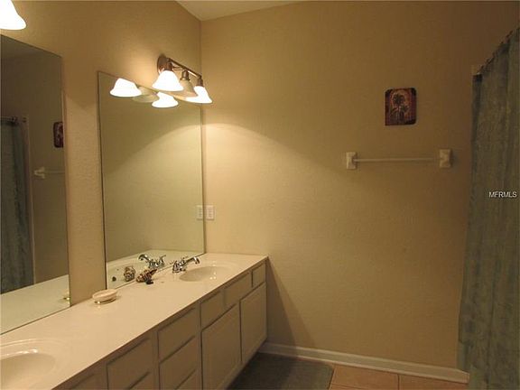 5th image of 5051 Tideview Cir #700