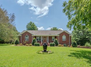 2545 Fall River Rd, Leoma, TN 38468