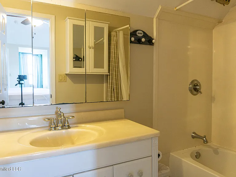 1102 Stanfield Point Rd #B — Photo 19