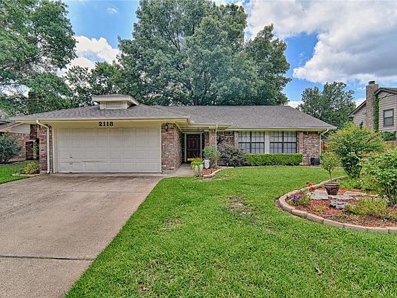 2nd image of 2118 Churchill Downs Dr