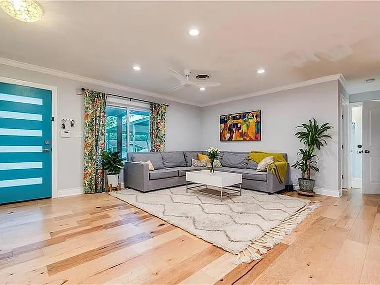 5027 Lansing Dr — Photo 3