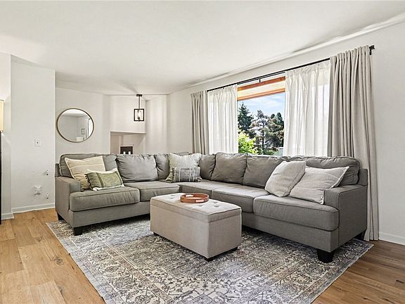 4th image of 5816 Walnut Dr