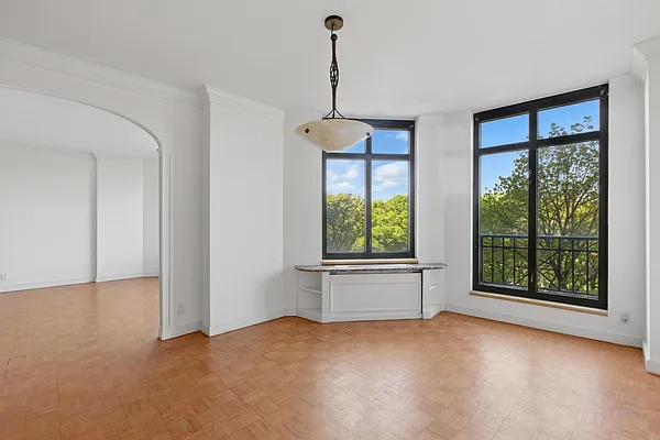 Sold by SERHANT. | media 3