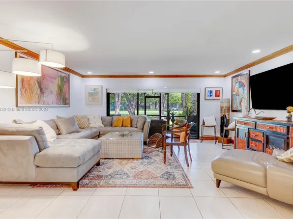 3560 Estepona Ave S #20-2, Miami, FL 33178