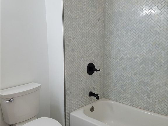 5th image of 75 Liberty Ave #418