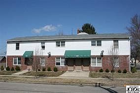 1st image of 402 W Oak St