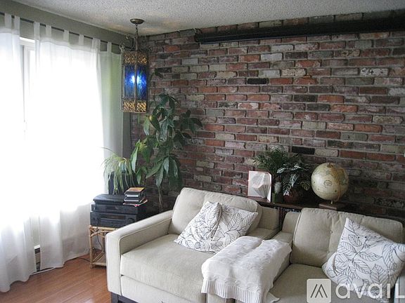 5th image of 315 13th Ave E #C