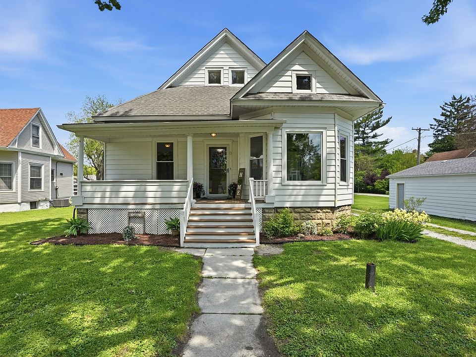1st image of 307 W Curtis St