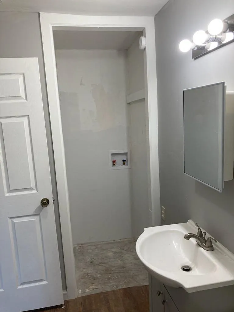 3 bed, 1200 sqft, $1,300 — Photo 2