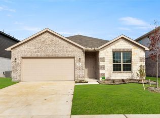 940 Ravenwood Ln, Van Alstyne, TX 75495