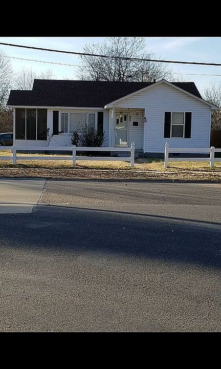 Front facing College St.