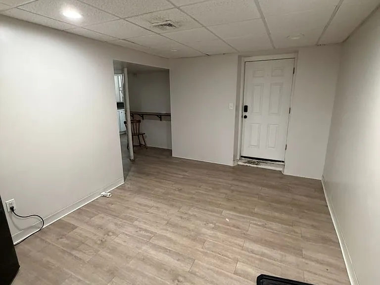 325 Rogers St — Photo 27
