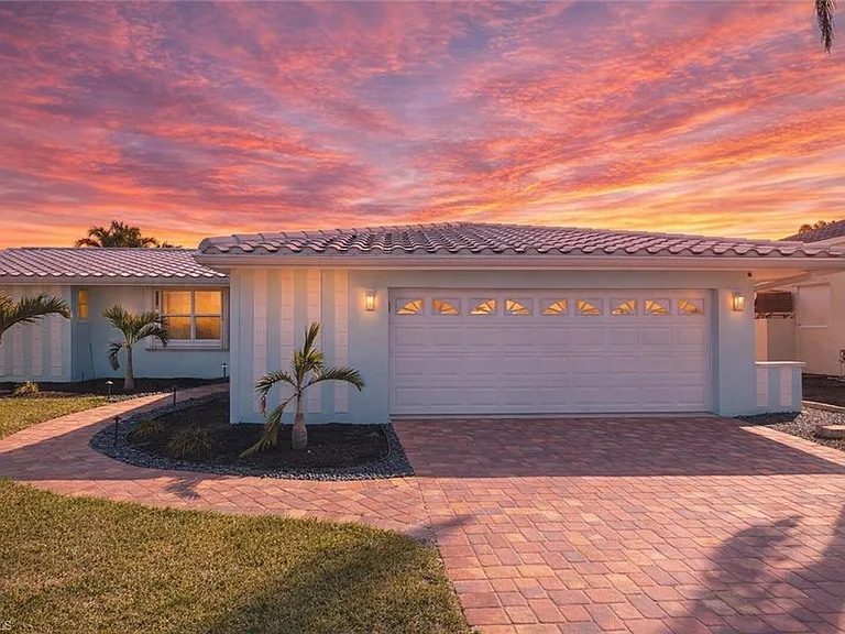 11 Palmview Blvd — Photo 1