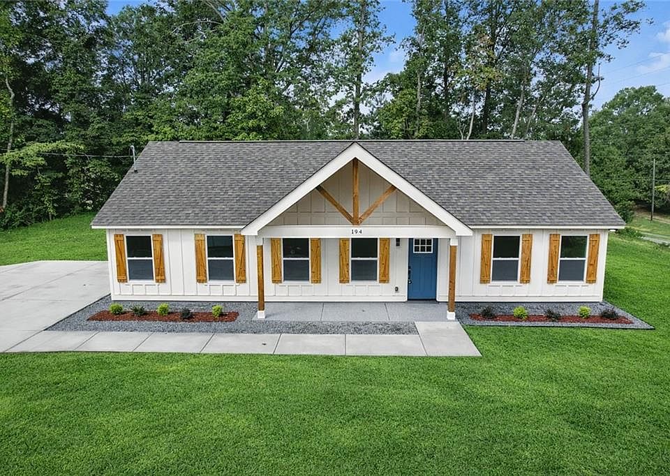 1st image of 194 Harris Loop