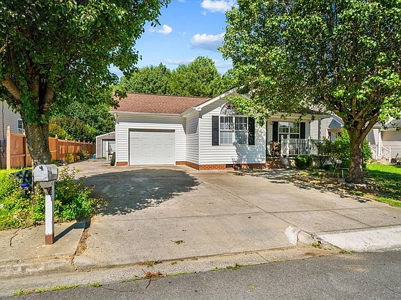 3rd image of 1418 Heather Way
