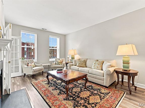 2nd image of 5885 Nina Pl APT 2E