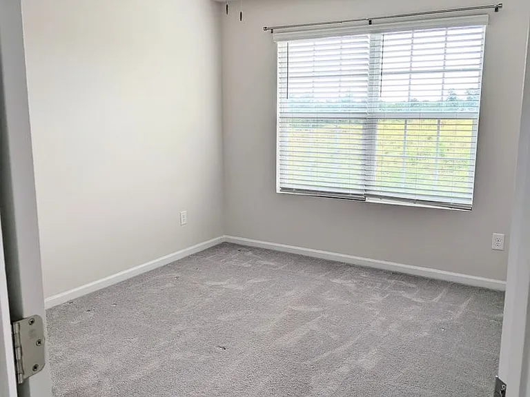 266 E Compass Way — Photo 18