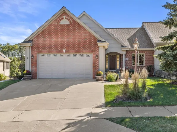 3423 Red Maple WAY, Waukesha, WI 53188
