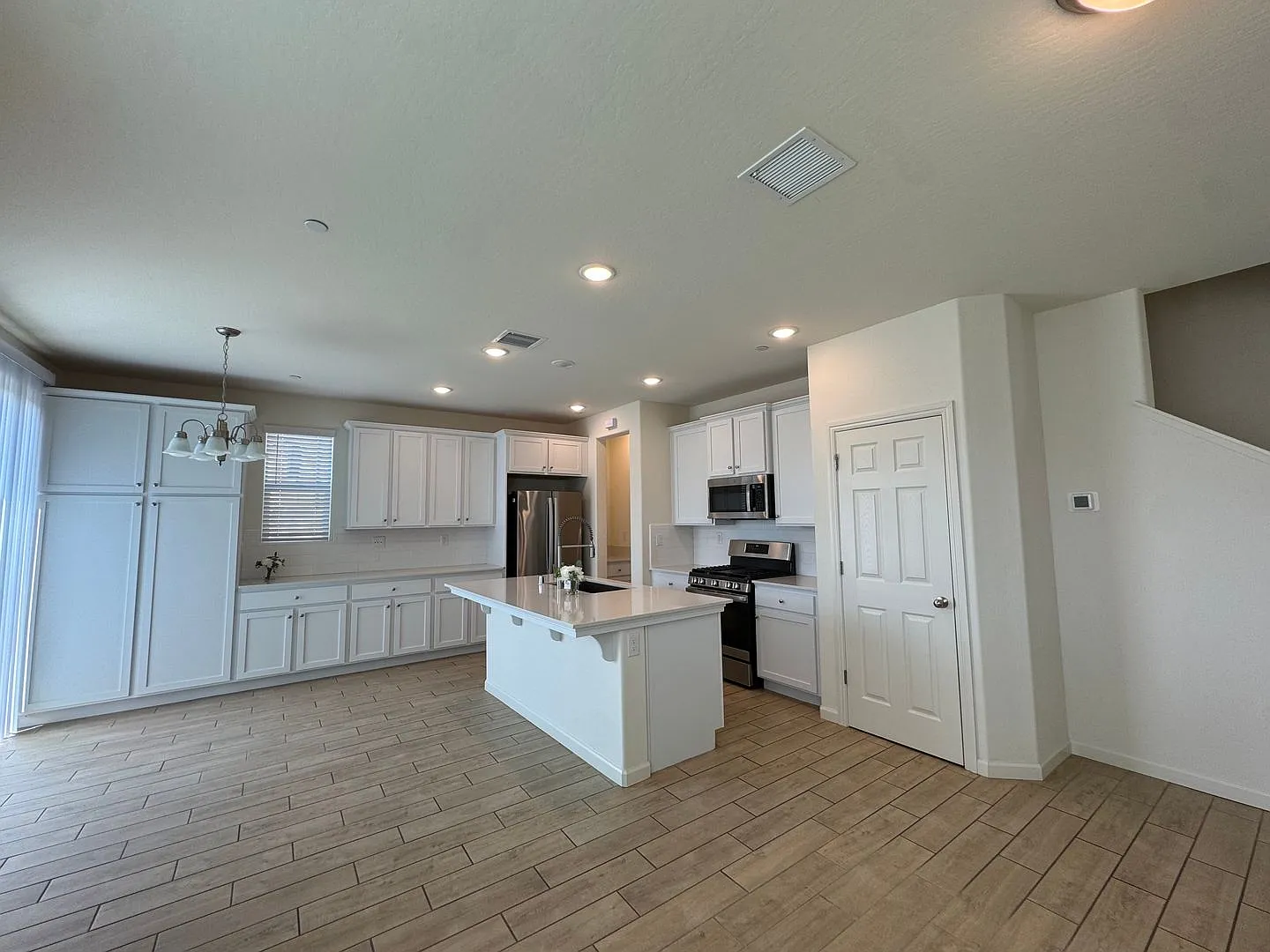 3518 - Jada Marketing LLC — Photo 2