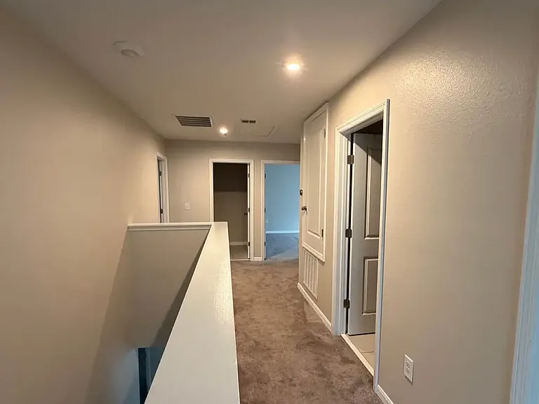 564 Meadow Bend Dr — Photo 8