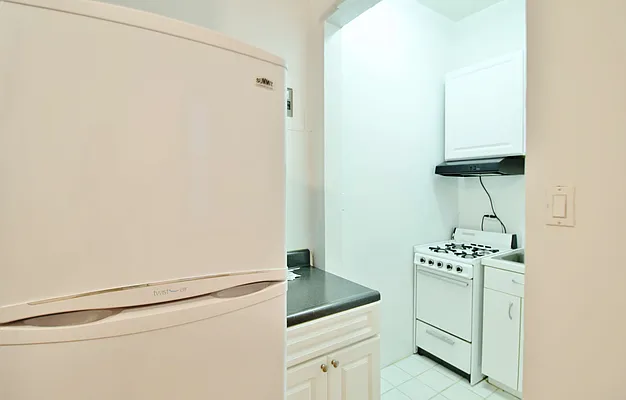 Rented by Julianna Realty Corp | media 12