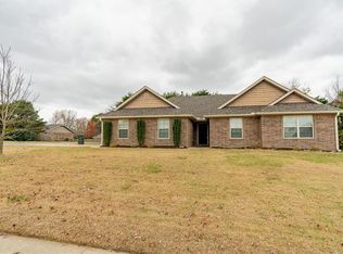 1607 N Hazeltine Dr, Fayetteville, AR 72704