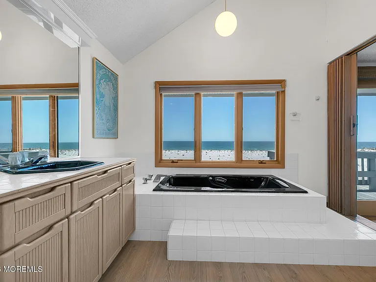 304 Oceanfront — Photo 37