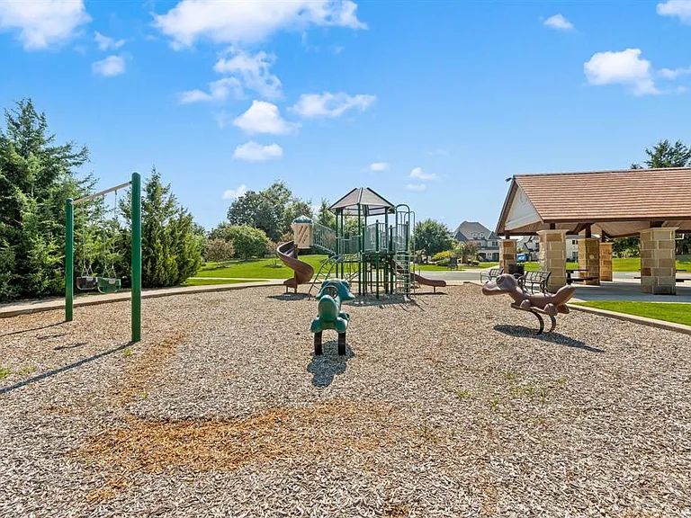 908 Lake Carillon Ln — Photo 38
