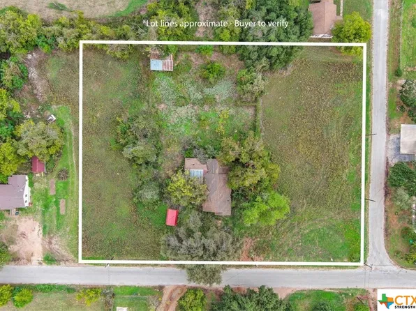 908 W 22nd St, Cameron, TX 76520