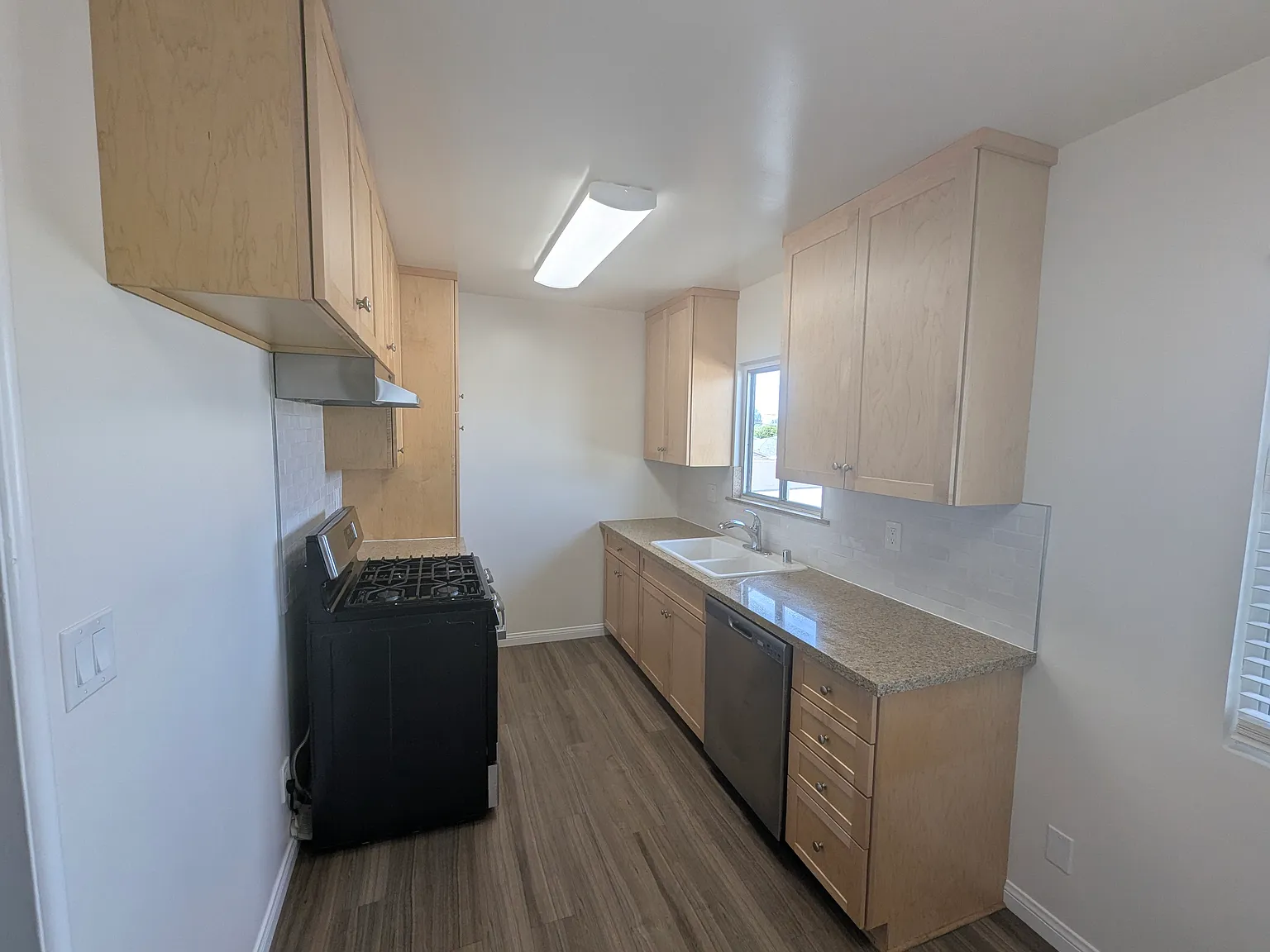 2 bed, 800 sqft, $2,275 — Photo 2