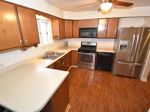 2nd image of 556 Williams Dr