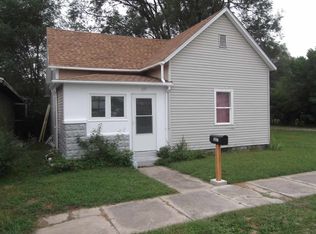 137 Sycamore St, Clinton, IN 47842