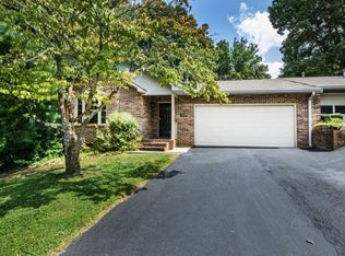 1230 Karina Cir, Maryville, TN 37804