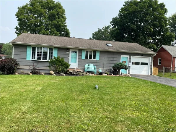 104 E Arbordale Rd, Syracuse, NY 13219