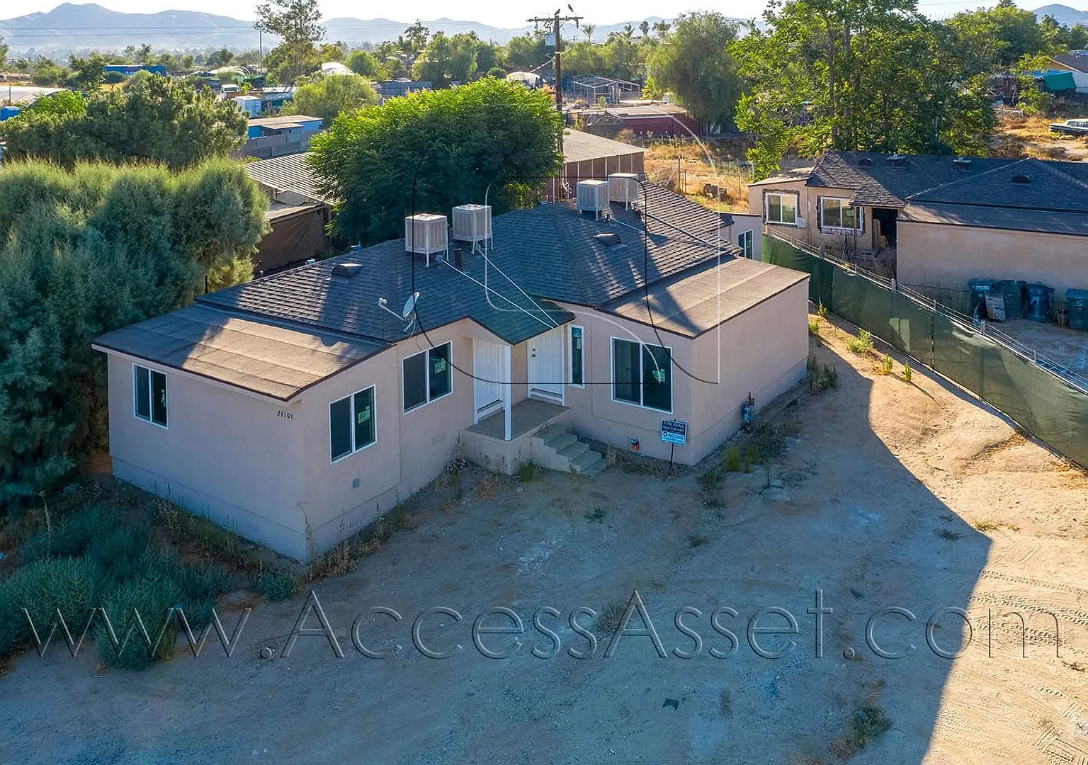 Cozy 2 Bed/1 Bath Duplex In Perris! — Photo 4