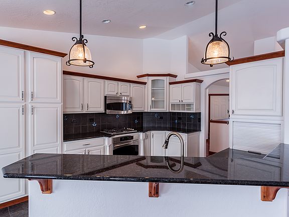 2nd image of 3515 Hovley Ln