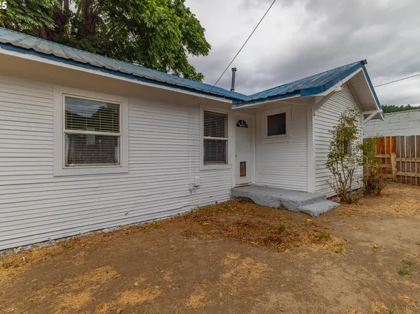 141 Poplar St, Powers, OR 97466