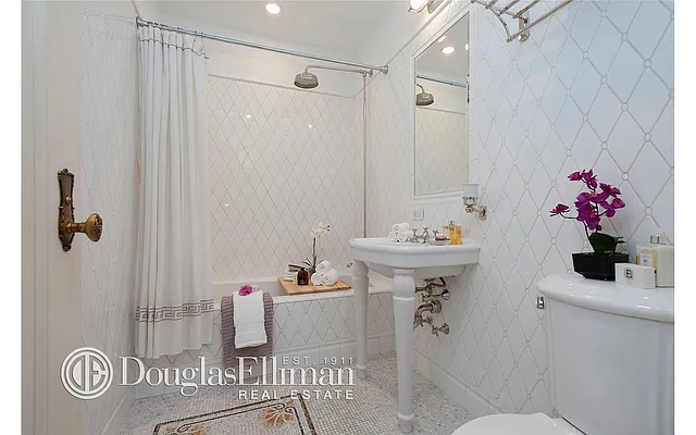 Sold by Douglas Elliman | media 8