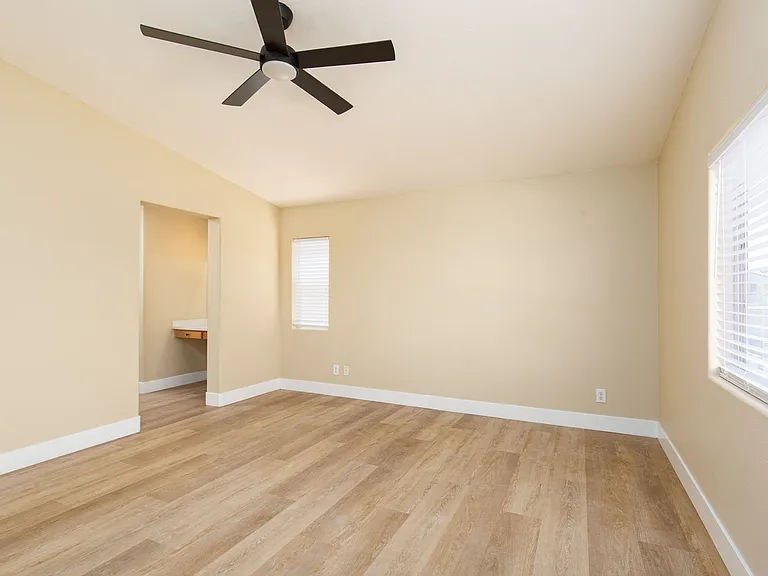 8723 Evan Lilas St — Photo 18