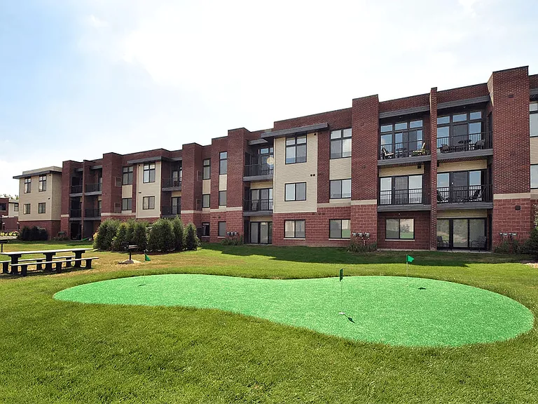 42 West Apartments — Photo 19