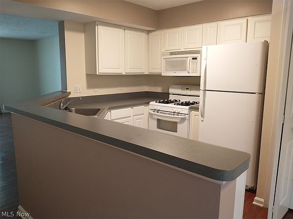 5th image of 15516 Foxglove Ln