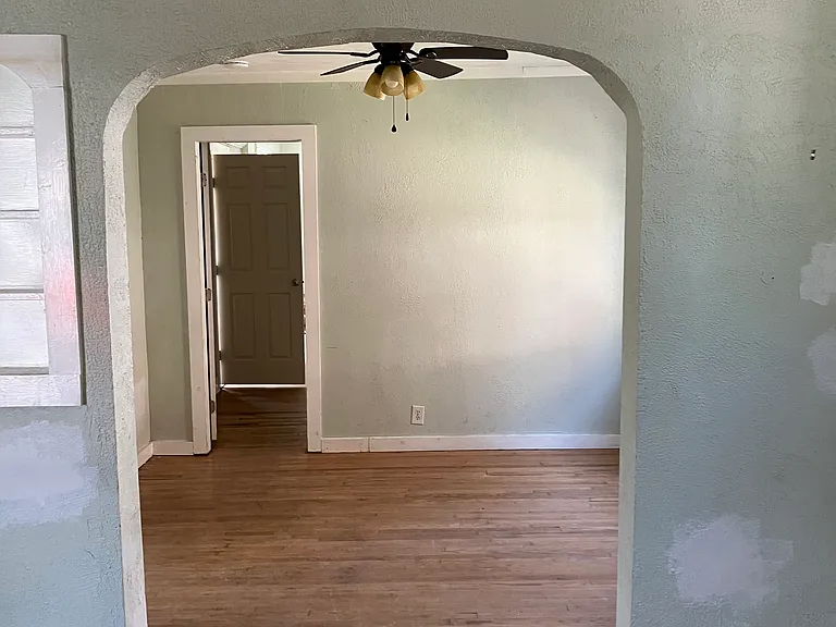 723 Oakmont Ave #1 — Photo 5
