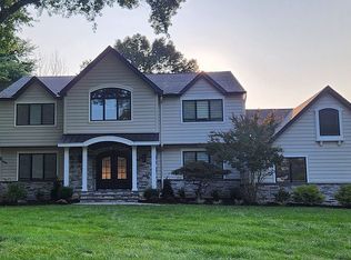 8 Herbst Rd, Old Tappan, NJ 07675