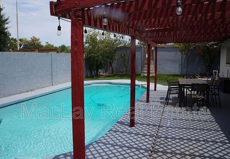 1732 E Hermosa Dr — Photo 23