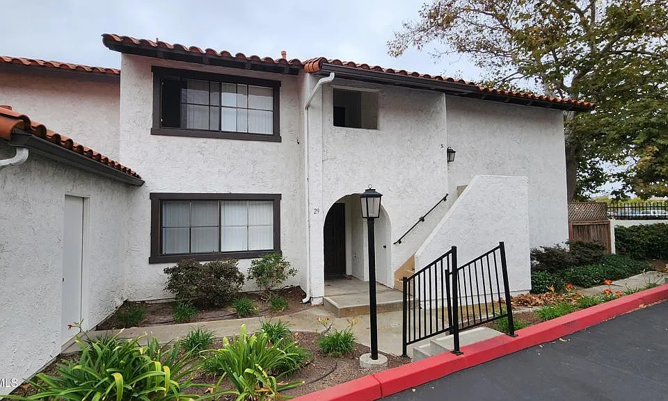 29 Mission Plaza Dr